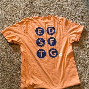 Orange and white vineyard vines T-shirt